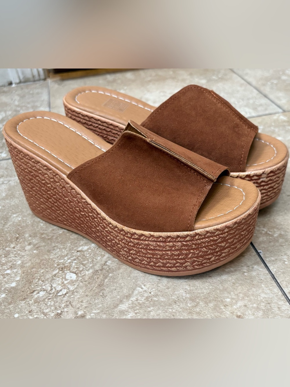 New women’s size 6 Women’s Brown Suede Platform Slide Sandals